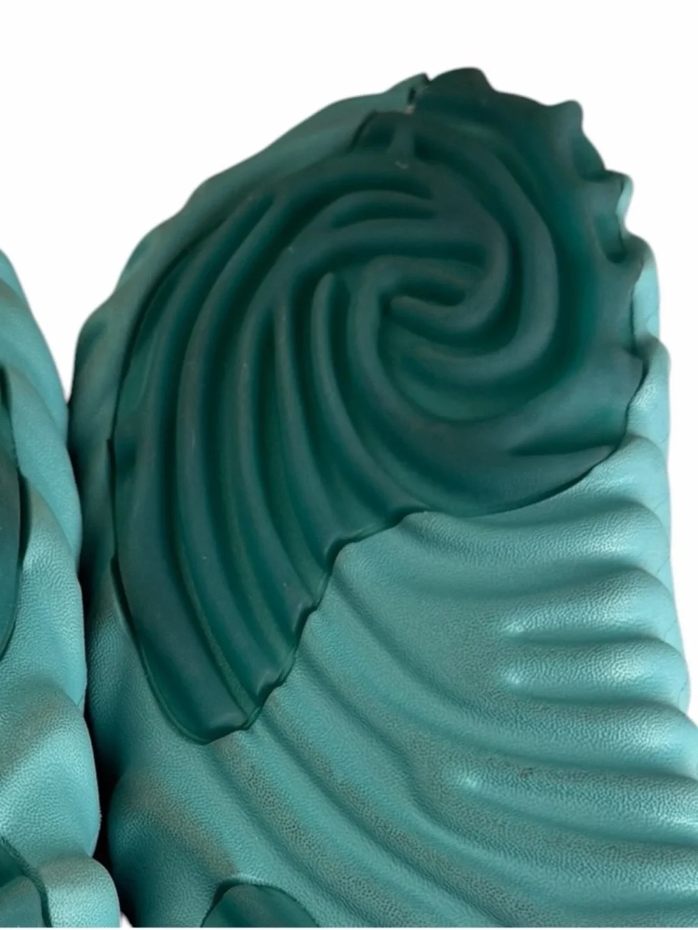 CROCS Wave-Textured Clog in Teal